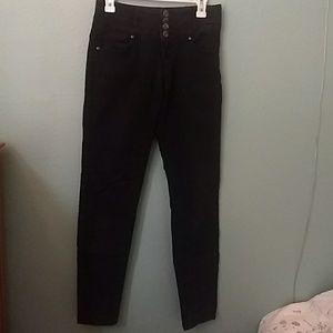black skinny jeans (jeggings)